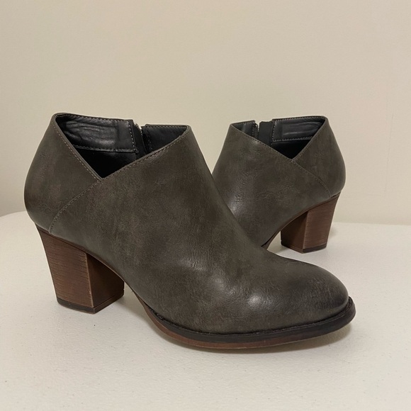 NWOT | Mata women’s heeled ankle boots — size 7.5‎ - Picture 1 of 7